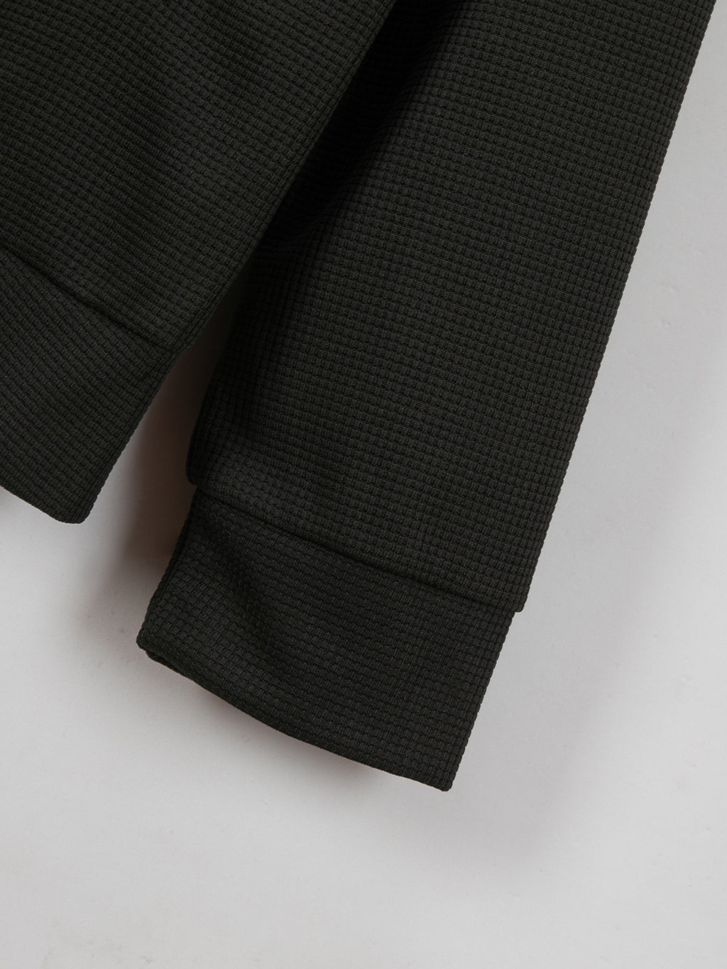 Waffle Knit Colorblock Cardigan – Notched Collar & Zippered Pockets