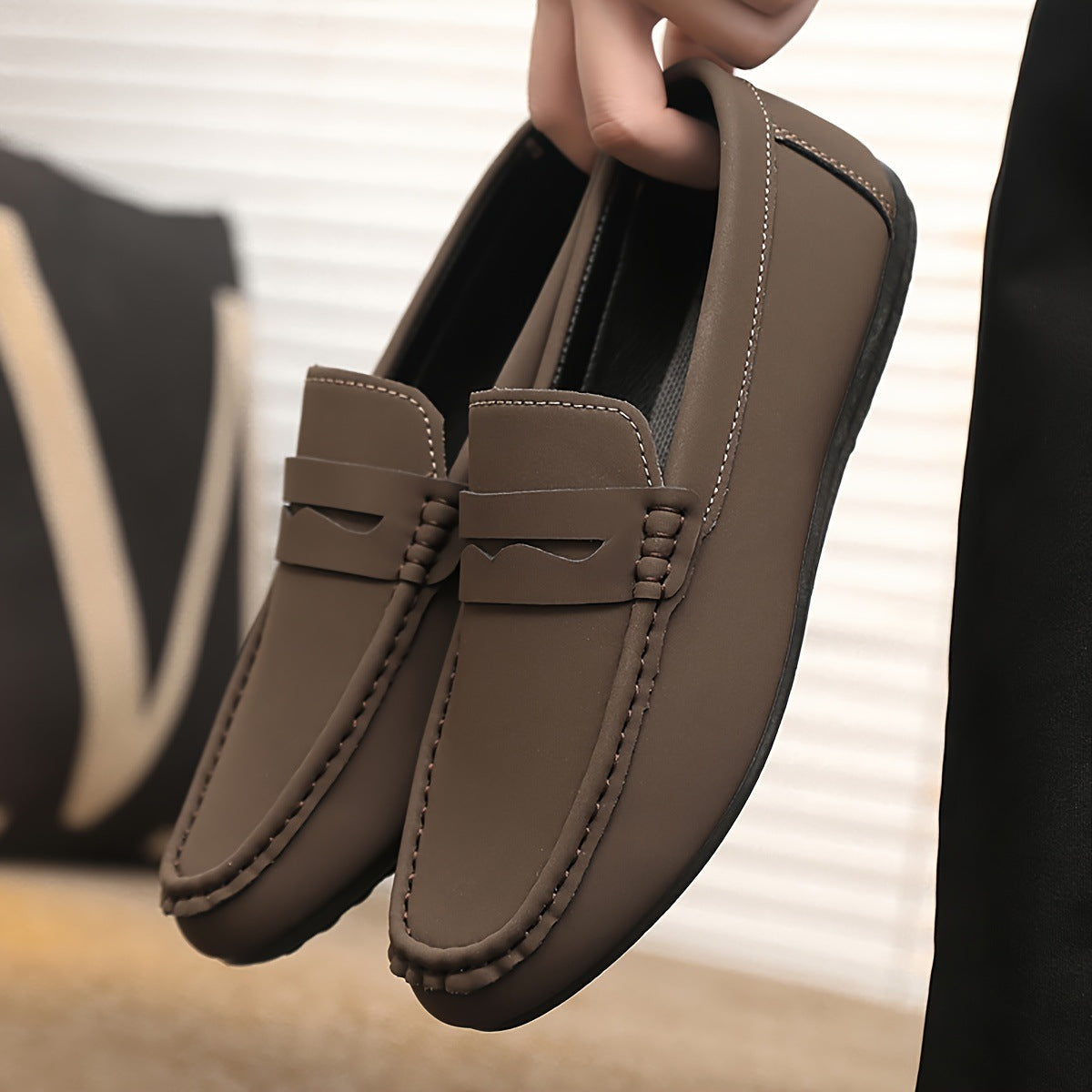 Men’s Solid Color Penny Loafers