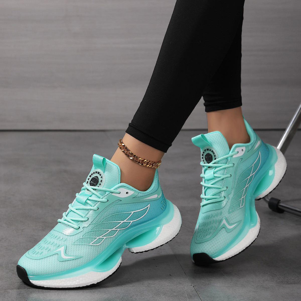 Women’s Lightweight Mesh Running Shoes