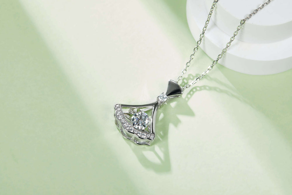 Luxury Moissanite Necklace – Plated Pendant, Refined Light Luxury Jewelry